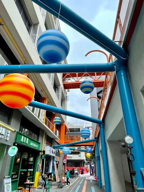 连廊接通车间路,工厂变身创意园